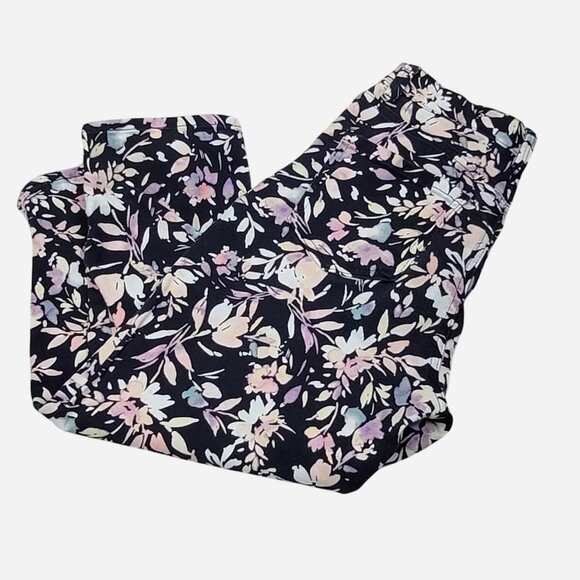 Gloria Vanderbilt women’s navy/purple floral print capris size 6. Amanda style - Picture 3 of 6